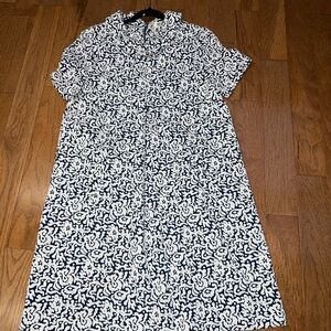 Tyler Boe Medium MIDI Dress Elegant Navy and White